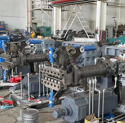 XJD-90銷(xiāo)釘12D胎面機(jī)頭出口臺(tái)灣